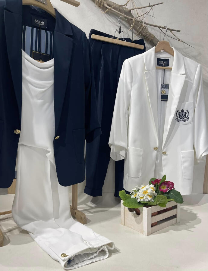 Γυναικεία Ενδύματα